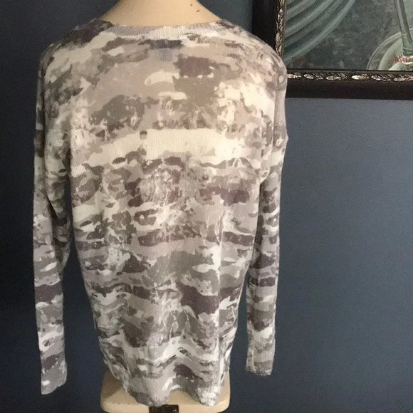 Rock & Republic fine knit taupe/ivry/olive sweater - Picture 5 of 6